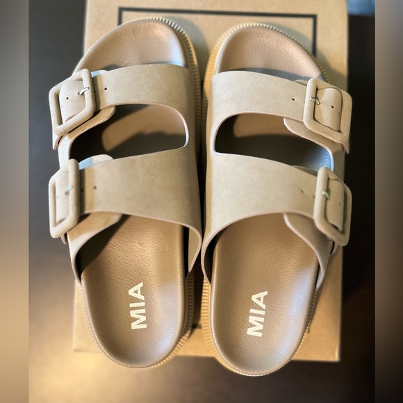 MIA, New in box , suede dual buckle sandals, taupe, size 8 - Picture 3 of 9